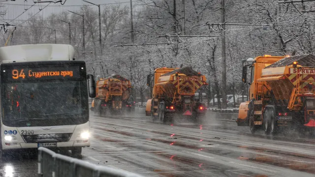 София в бойна готовност: 173 машини излизат срещу снега тази вечер