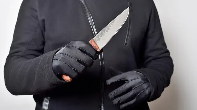 Постоянен арест за 30-годишен софиянец, нападнал баща си с нож