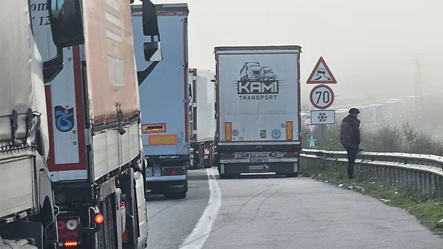 Хърватия връща сръбски шофьори на камиони, докато турските преминават без проблем