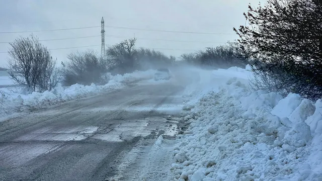 Зимата в община Руен: села са без ток, обявен е неучебен ден
