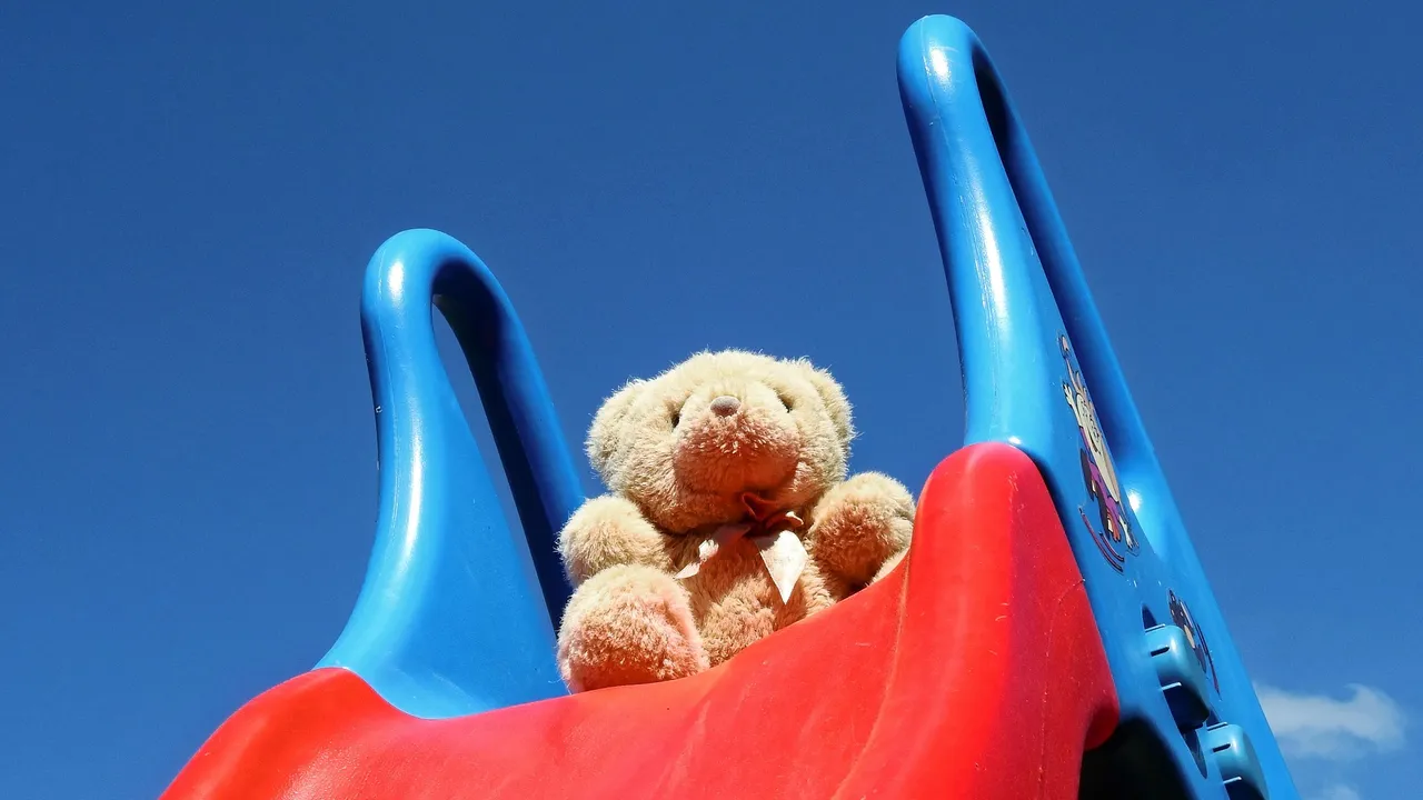 По 1000 ареста за педофилия на месец във Великобритания