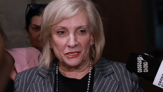 Искра Михайлова: Кабинетът е на Йотова, Сорос и Петрохан