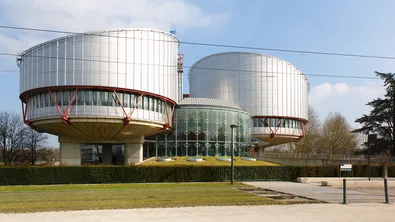 България осъдена в Страсбург по жалба срещу закон за службите