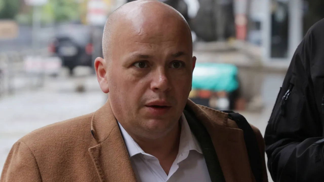 Александър Симов: Кабинетът "Гюров" е като окултен ритуал за съживяване на коалицията