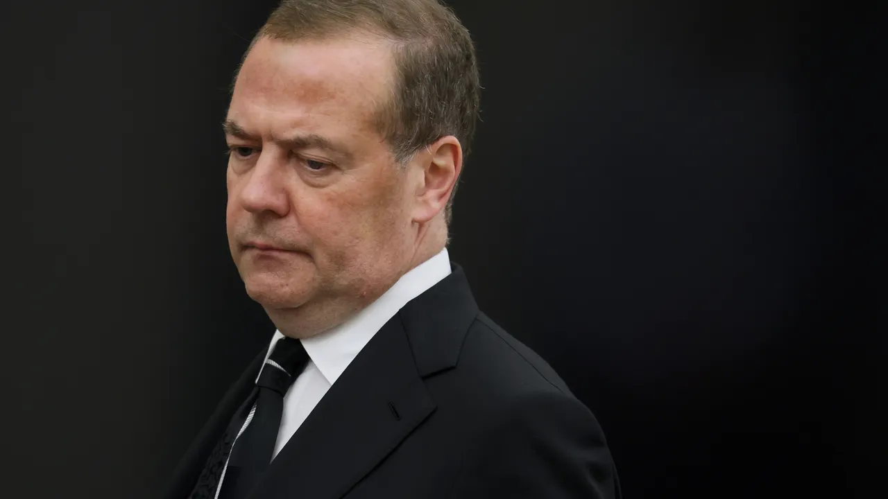 Медведев: Държави от НАТО в съседство са постоянна заплаха