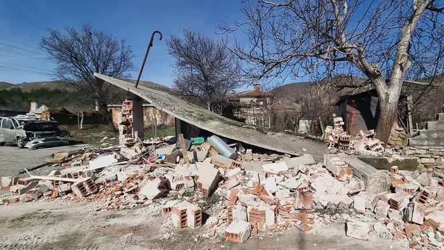 Семейство с тежки изгаряния след взрив на газова бутилка в Сливенско