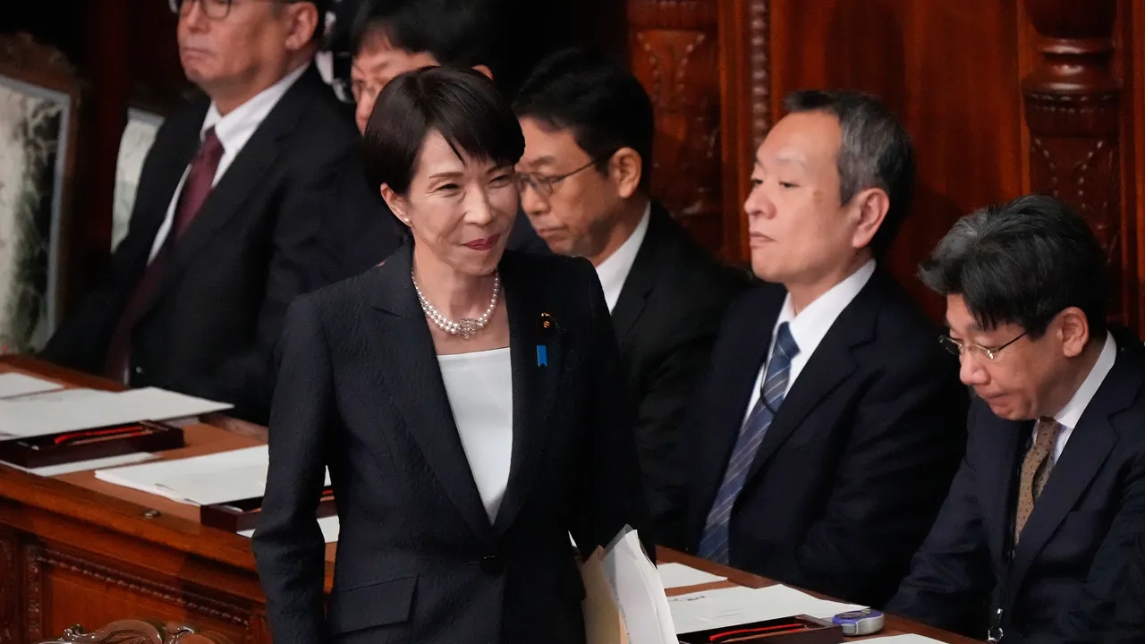 Такаичи обеща мащабен преглед на японската отбрана заради Китай