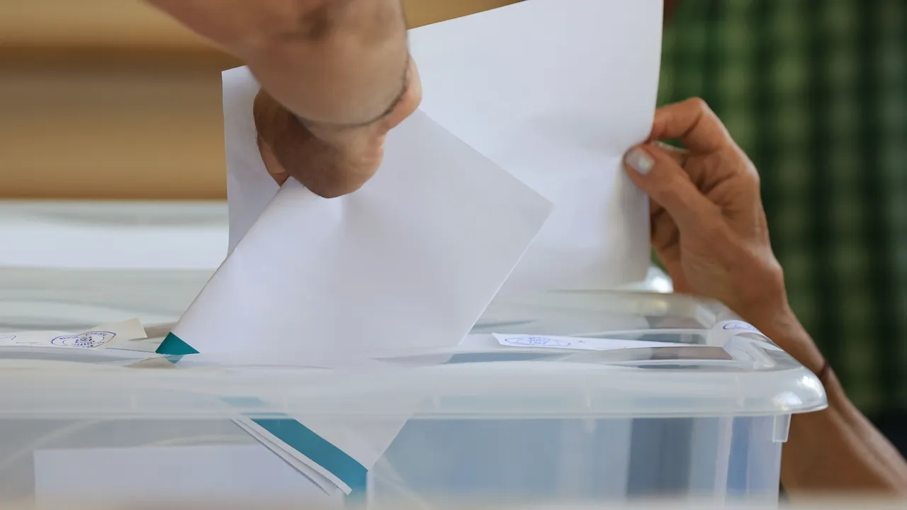 Сметната палата изпрати удостоверенията на партиите директно до ЦИК