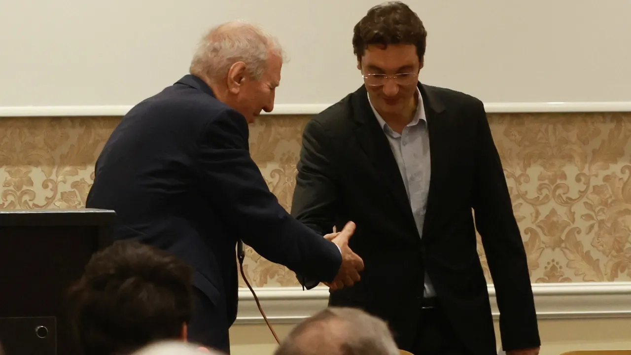 Евролевицата иска съюз между Радев и „БСП – ОЛ“ за управление