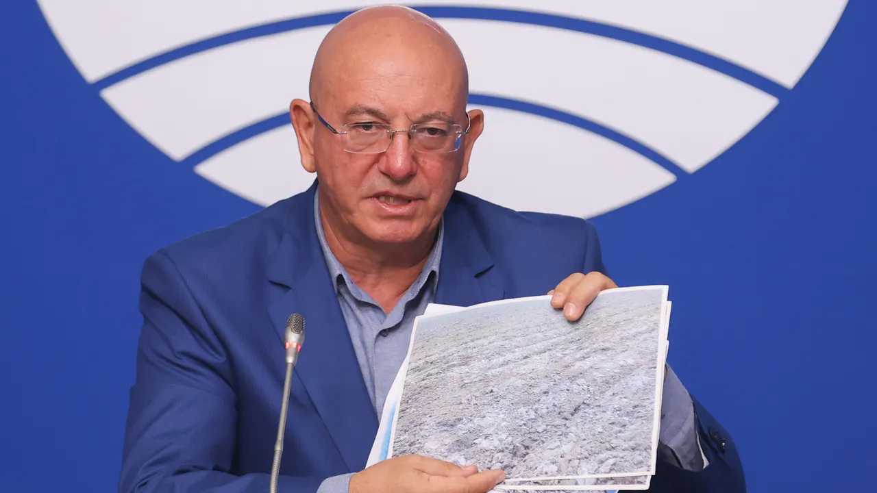 Димитров: Гюров е със студентите днес, а назначава хора на Пеевски и Борисов утре