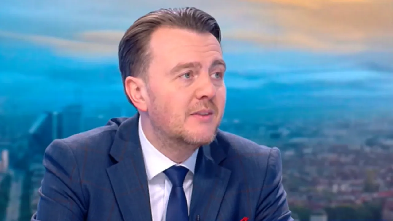 Петър Ганев за еврото: До 3 млрд. лева може да останат „под дюшеците“