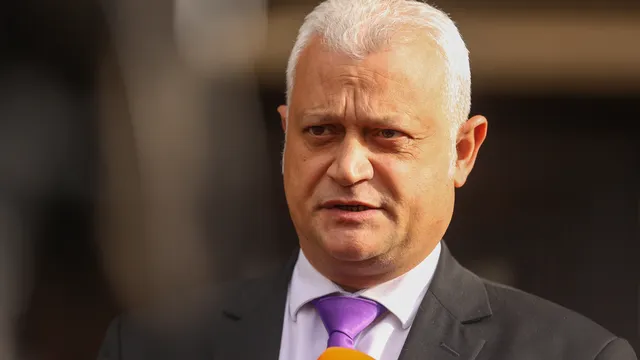 Министър Дечев: Няма да има рокади и натиск по случая „Петрохан“