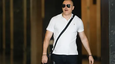 Съдът не даде ход на делото за плагиатство срещу Петър Илиев