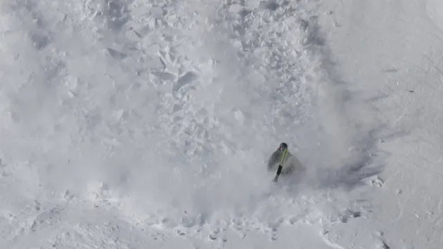 Повишена е лавинната опасност в планините поради високите температури