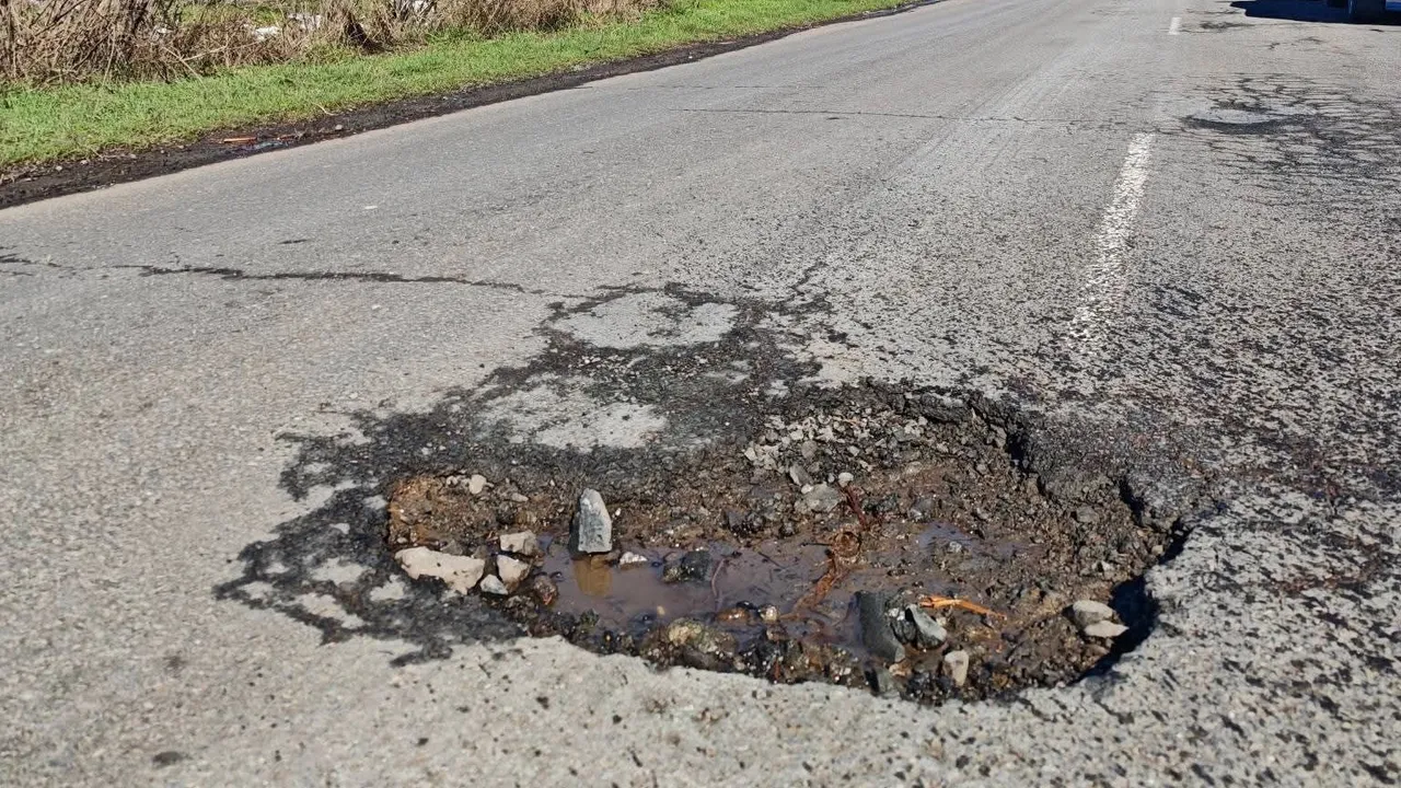 Жители на протест заради разбития път Бургас – Каблешково