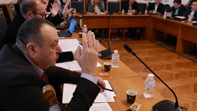 Правната комисия отхвърли ветото на президента за секциите в чужбина