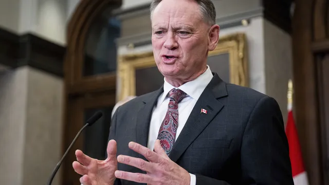 Канада отпуска нови 300 млн. долара военна помощ за Украйна