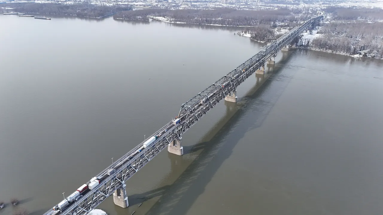 За няколко часа затварят Дунав мост при Русе