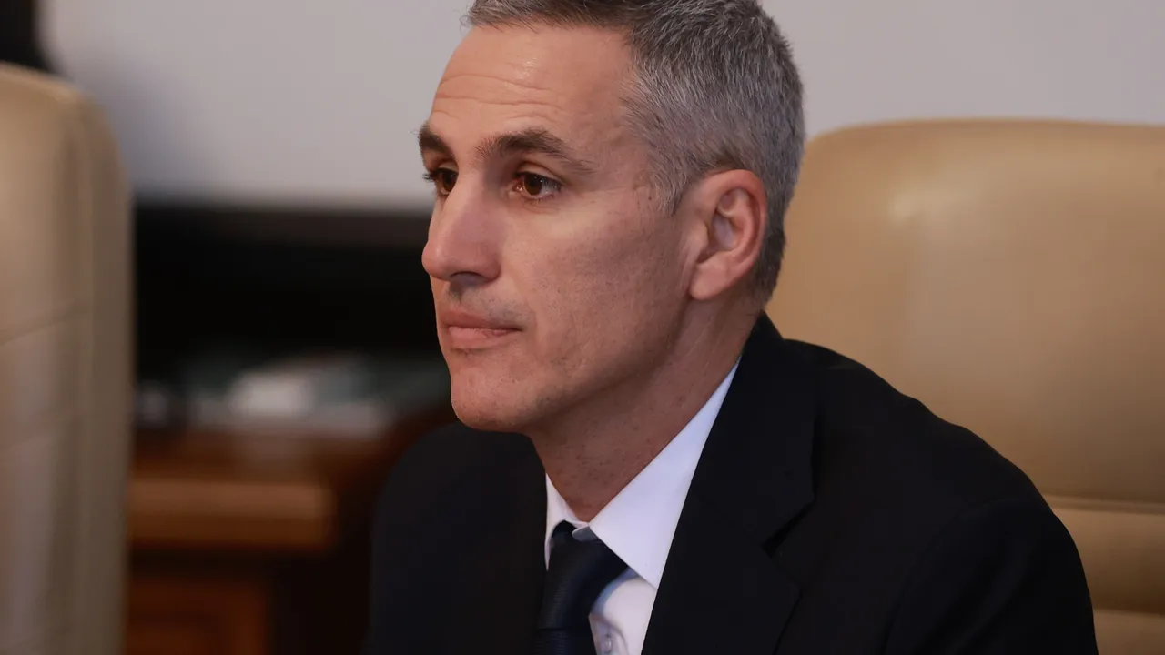 Гюров: Днес заседанието може да продължи без вътрешния министър