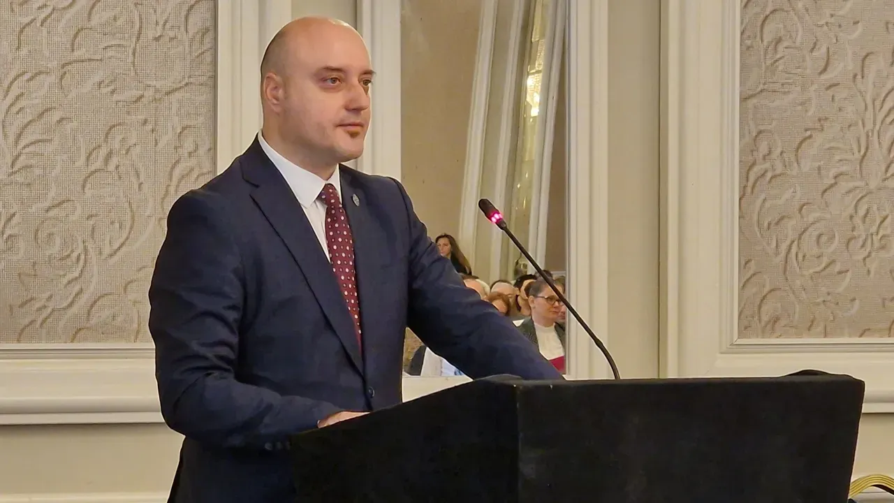 Атанас Славов за Сарафов: Моментът е подходящ за промяна