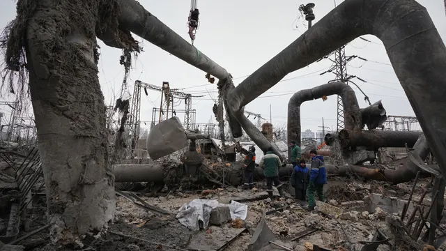 420 дрона и 39 ракети. Русия с удари по ключова инфраструктура в Украйна