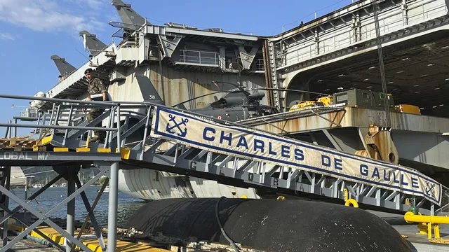 Заглушиха дрон, захождащ към френския самолетоносач "Шарл дьо Гол"