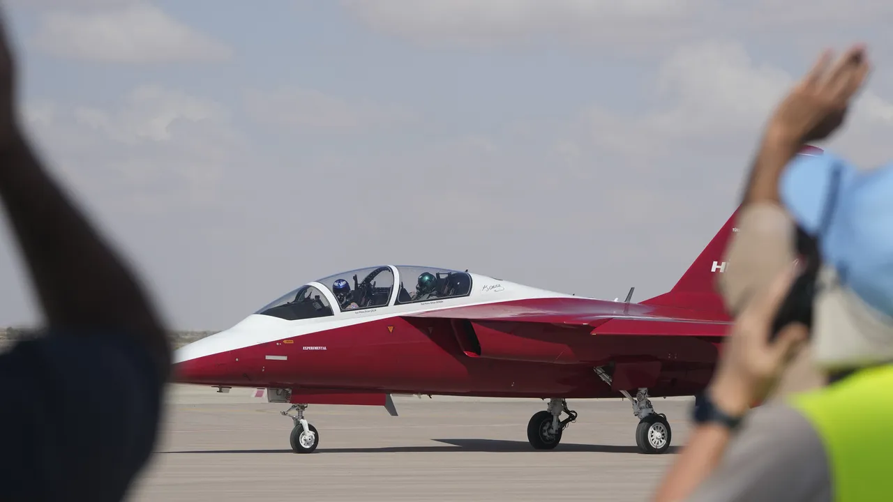 Турция пробива на европейския пазар - износът на самолет "Хюржет" бележи нов етап в отбранителната индустрия