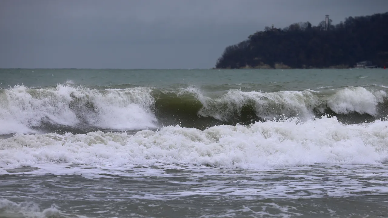 Близки на един от изчезналите рибари: Нещо се прикрива