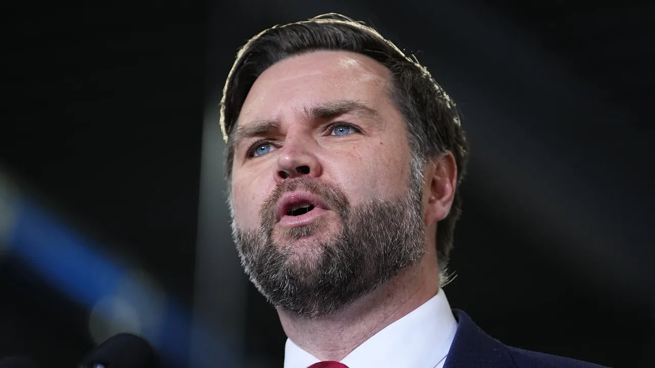 Джей Ди Ванс: "Няма шанс" военни удари срещу Иран да доведат до дълга война