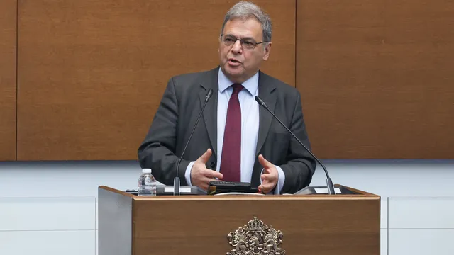 Министърът на околната среда и водите: Ситуацията с отпадъците в България е извън контрол