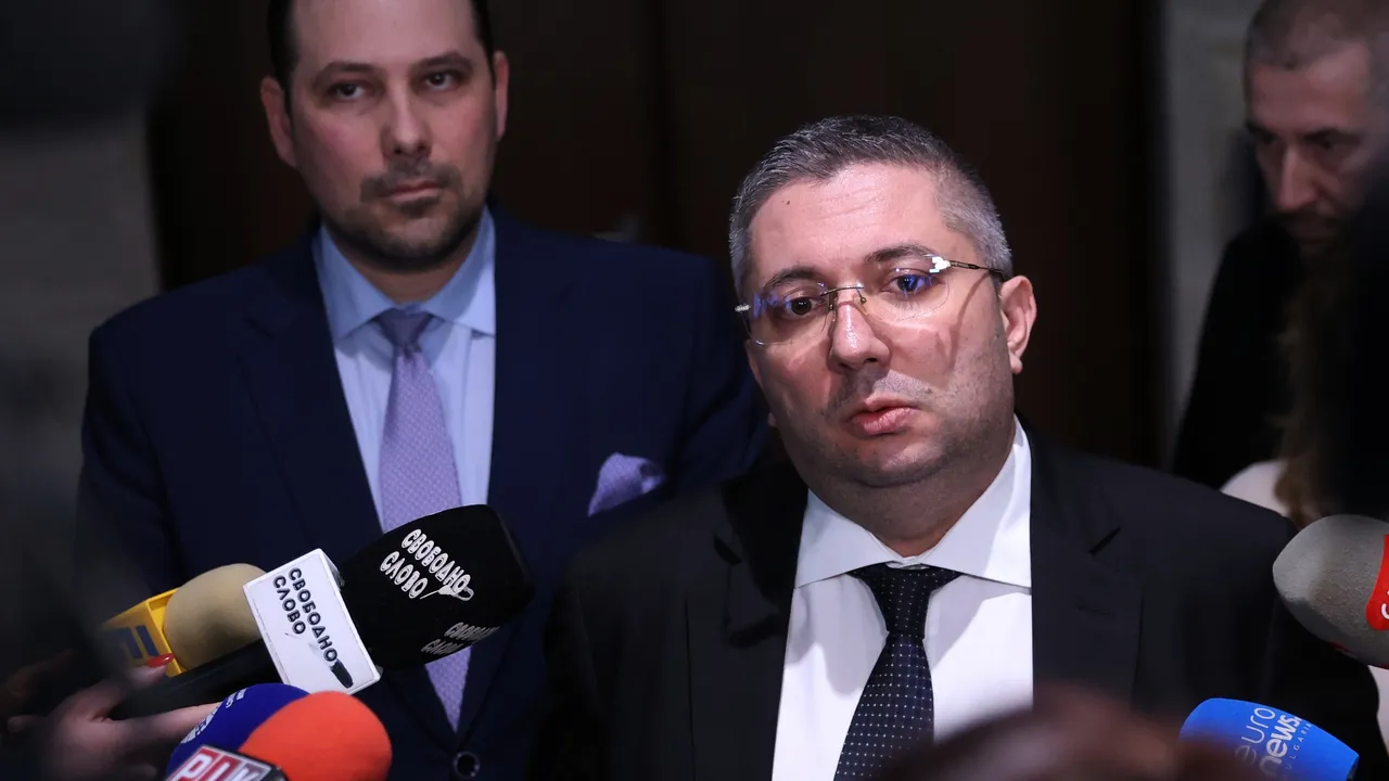 ГЕРБ към ПП: Инж. Лозев от ПП е координирал поскъпването на водата