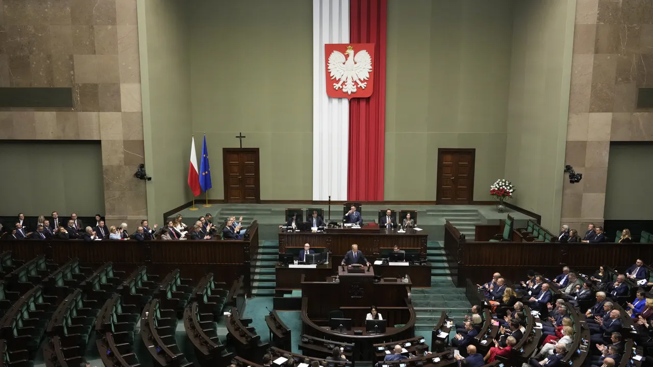 Полша одобри заем за отбраната от ЕС, възможно е вето от президента