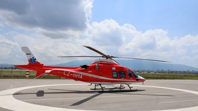 Бебе и 91-годишна жена са превозени с медицински вертолети