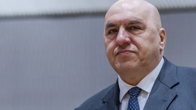 Италианският военен министър е блокиран в Дубай със семеството си