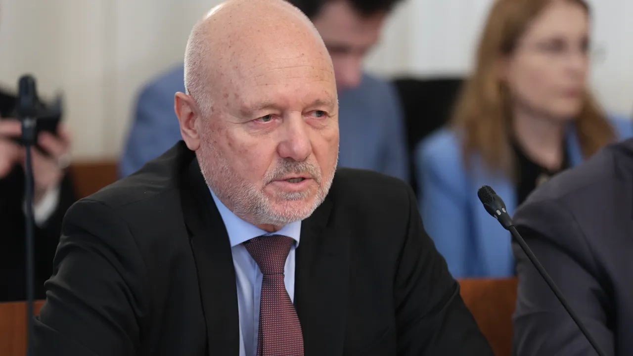 Тодор Тагарев: Отслабването на Иран е в наш интерес, но рискът за региона остава