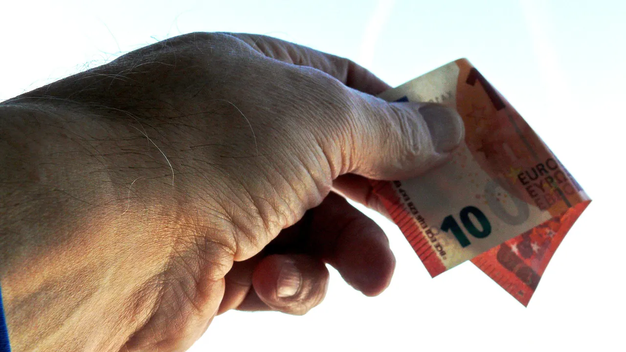 Проучване: Плащенето в брой остава предпочитан метод на плащане в Германия, Австрия и Швейцария