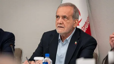 Иран атакува Израел с ракети, Пезешкиан поиска отмъщение като "свое законно право и дълг"