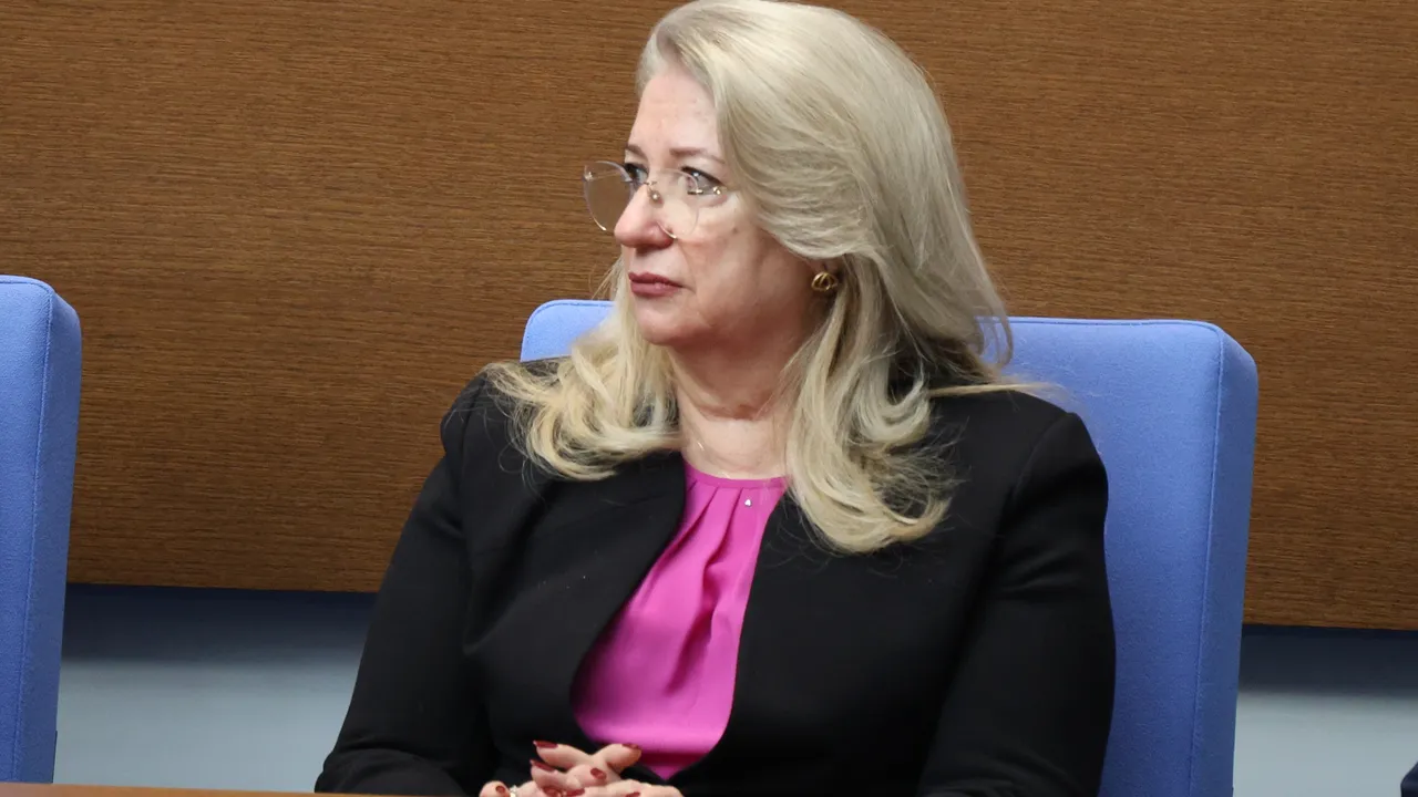 Министърът на туризма: Чакаме въздушен коридор за евакуация на българите в Дубай