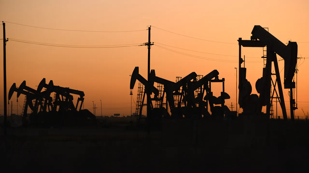 Цените на петрола скочиха рязко заради конфликта в Иран