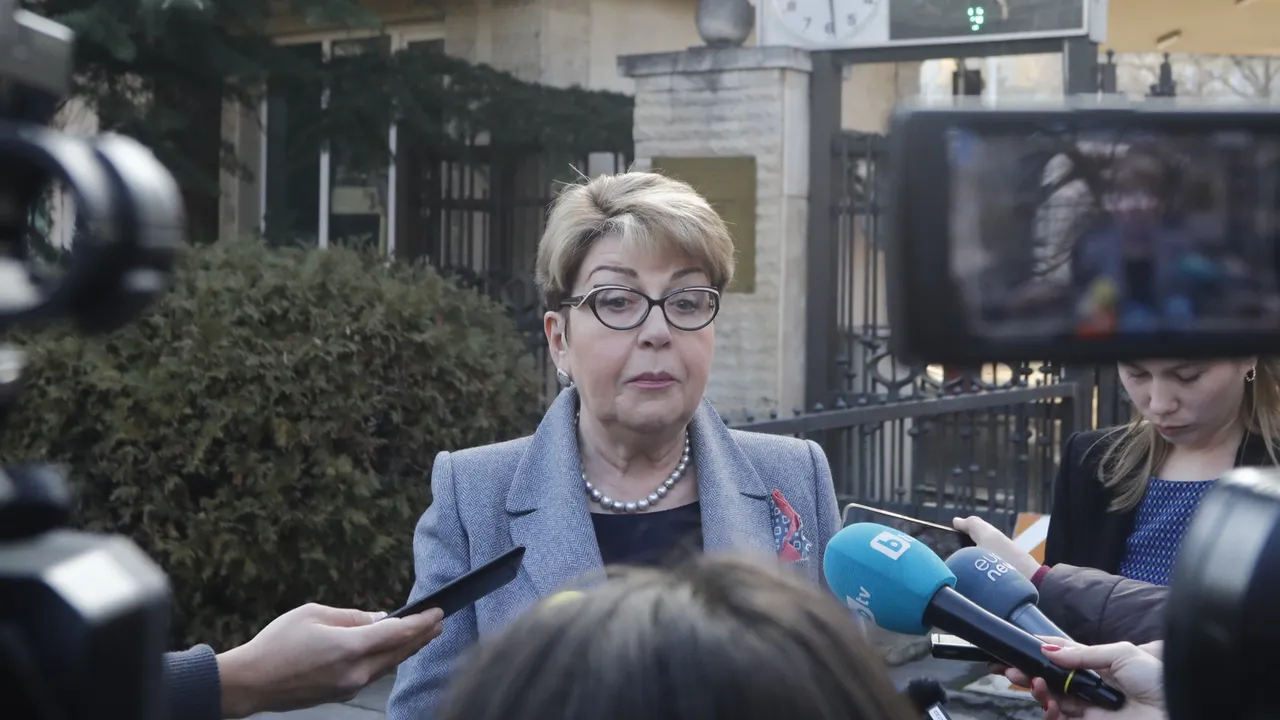 Митрофанова към кабинета „Гюров“: Угаждате на външни покровители