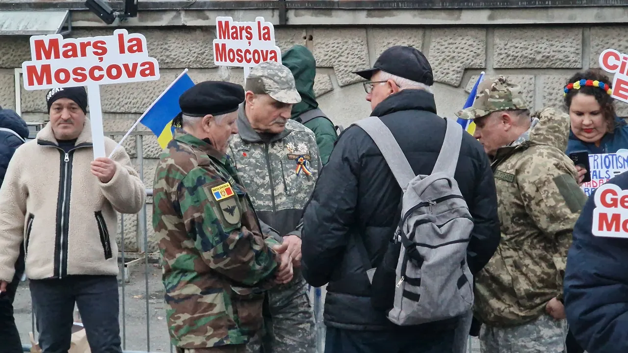 „Поход към Москва“: протест пред руското посолство в Букурещ