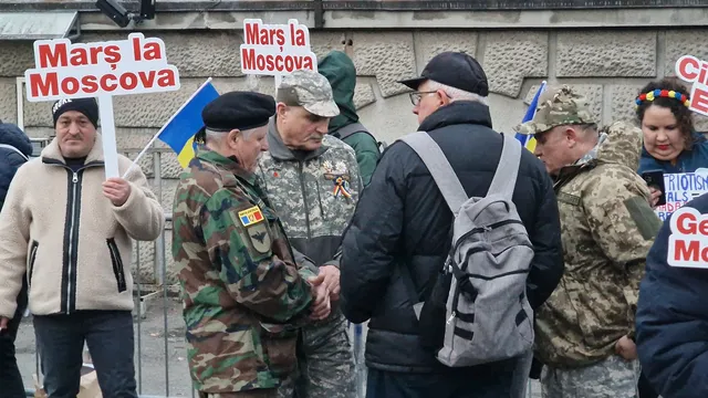 „Поход към Москва“: протест пред руското посолство в Букурещ