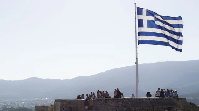 Гърция изпрати фрегати и F-16 в подкрепа на Кипър