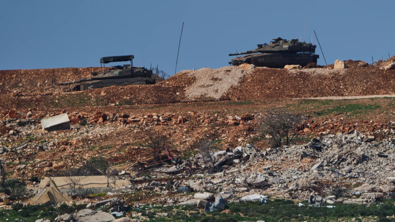 Израел разполага допълнителни войски по ливанска територия