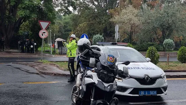 Акция в Одрин: Конфискуваха нелегални парфюми и часовници от България