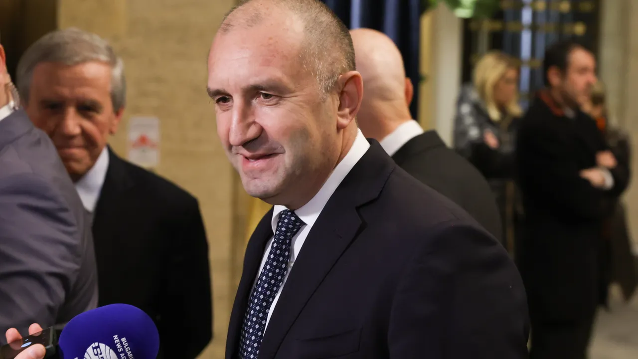 Любомир Стефанов: Претенциозна става заявката на Радев, че ще спасява България