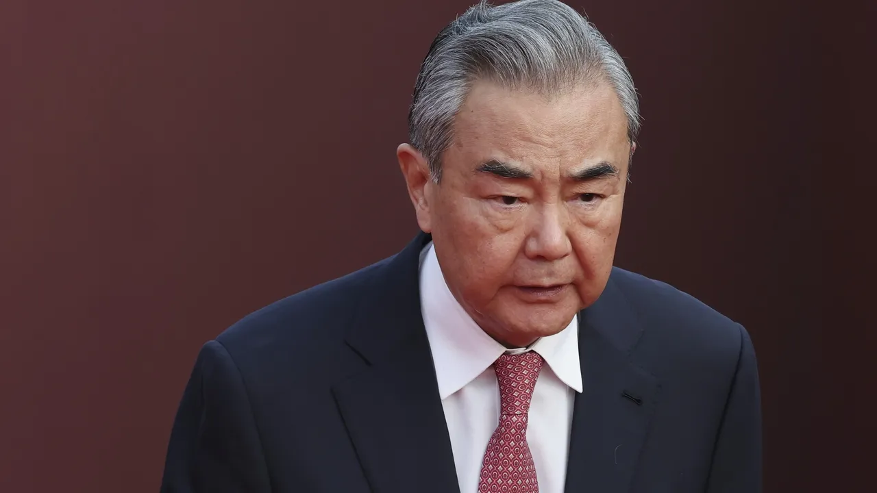 Китай настоя за незабавно спиране на ударите срещу Иран