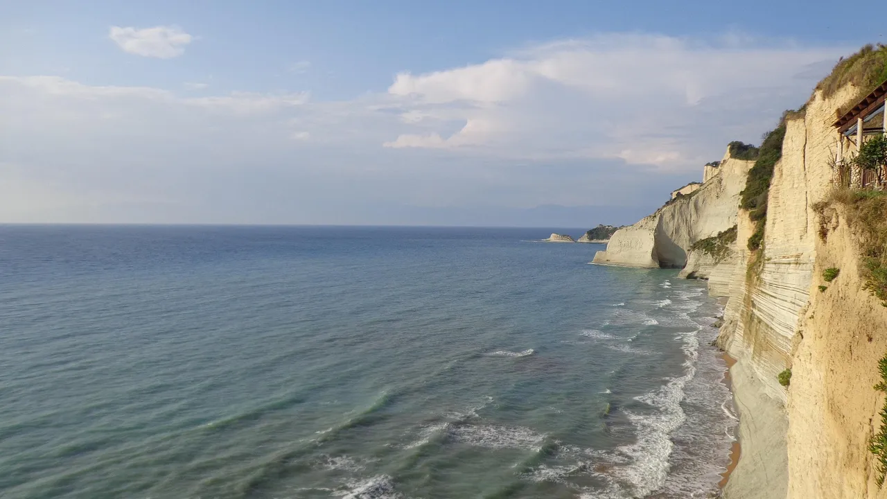 САЩ разреши на част от персонала в посолството си в Кипър да напуснат страната