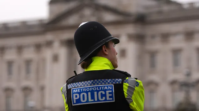 Британците арестуваха трима мъже, заподозрени в шпионаж в полза на Китай