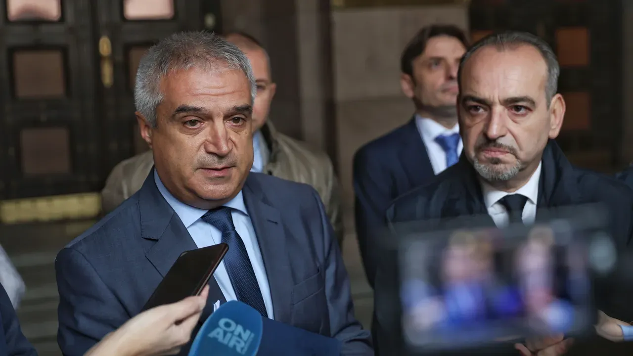 Радев (АИКБ): Войната в Близкия изток ще определя цените на горивата